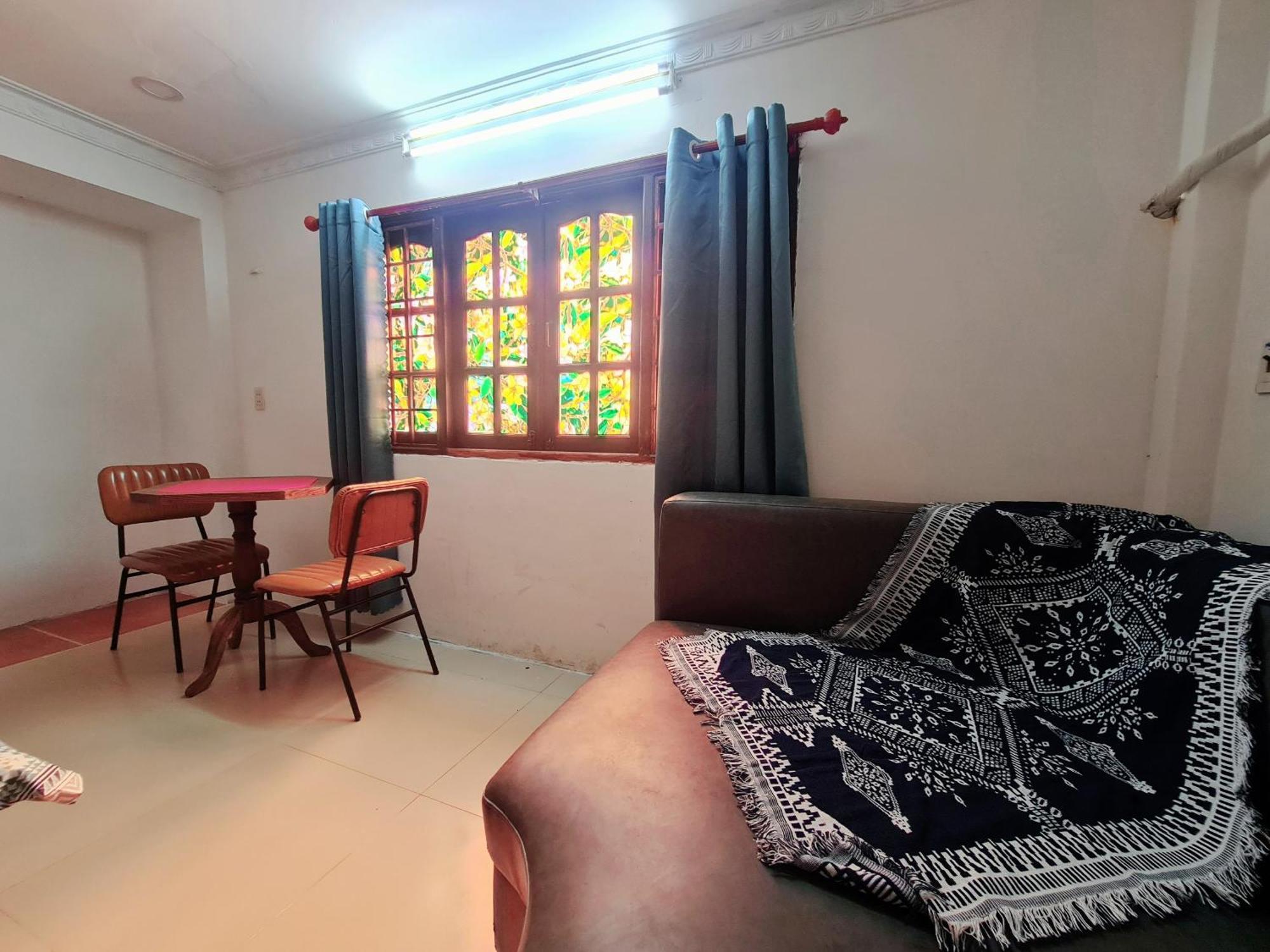 Khách sạn Myths Saigon 3*